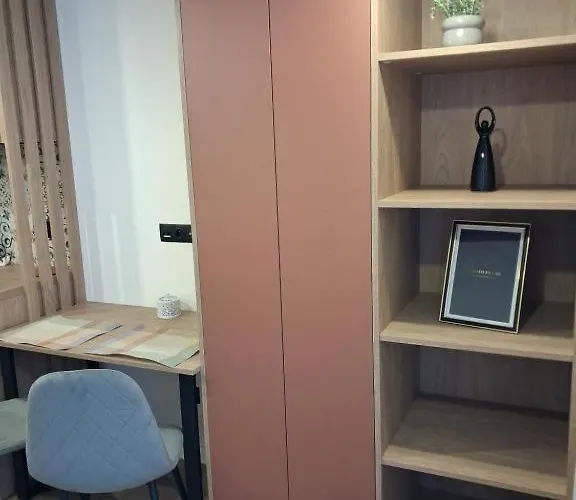 Hola Nawrot 50 * Łódź